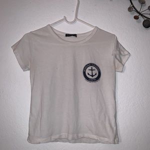 Brandy Melville tee🤍⚓️